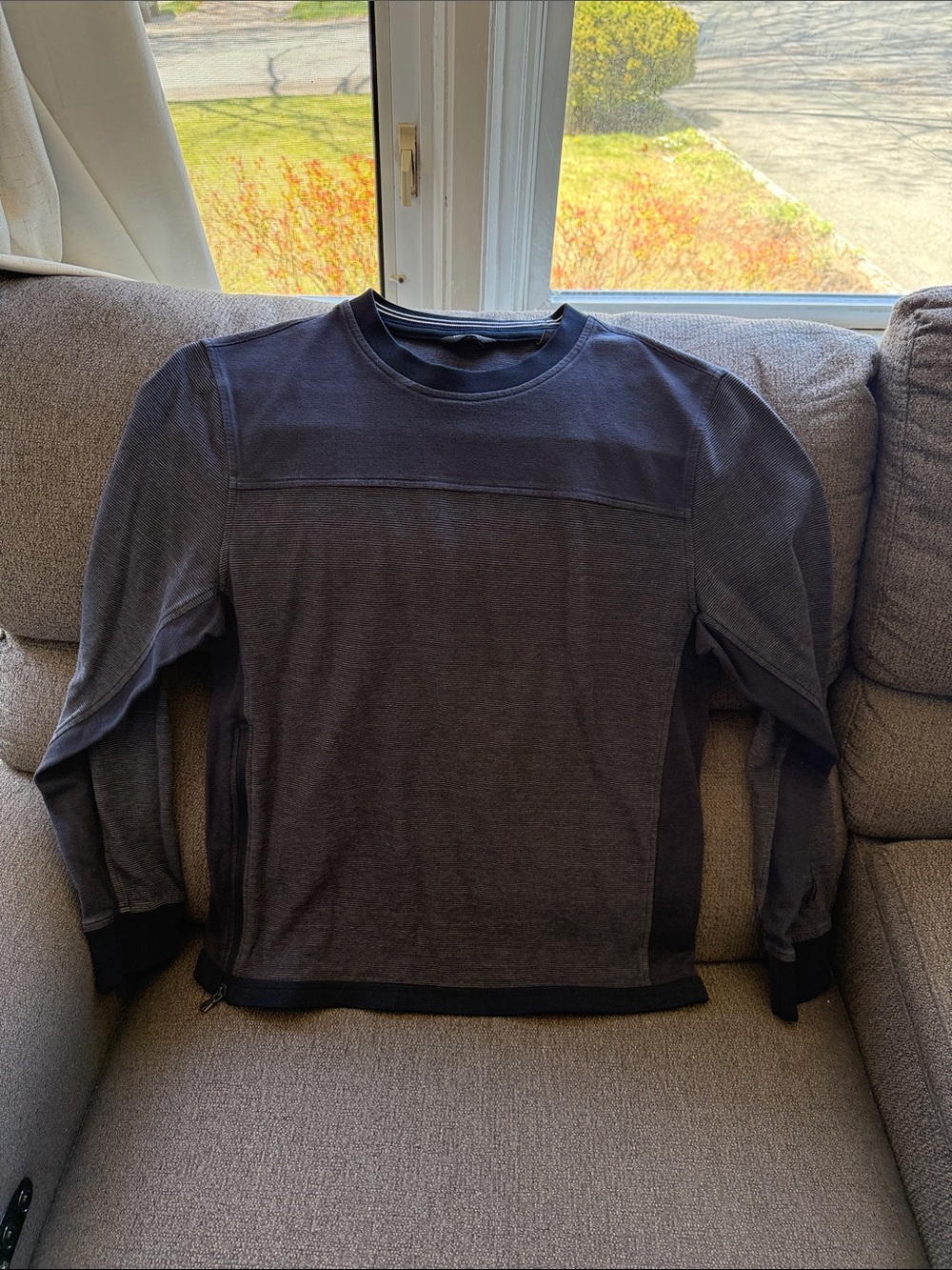 Nautica Navy and Black Crewneck Pullover